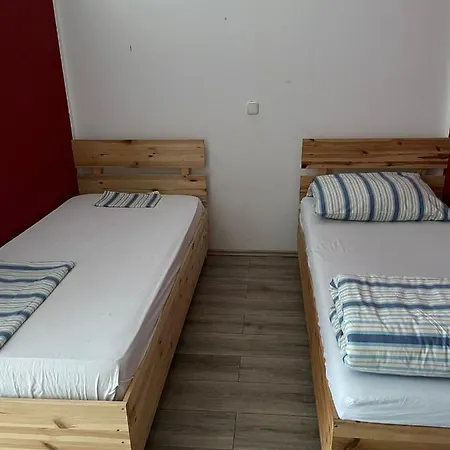 Apartment Monteur-apartment Am Bahnhof Muhlheim am Main