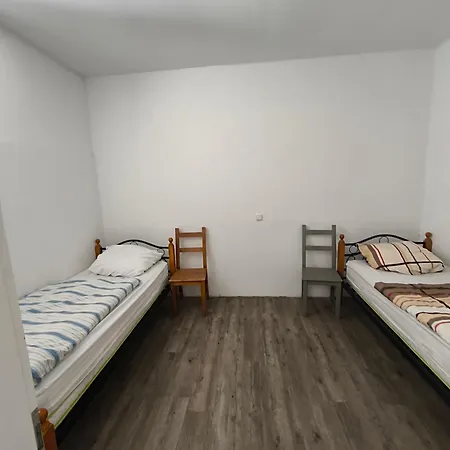 Monteur-apartment Am Bahnhof Lägenhet